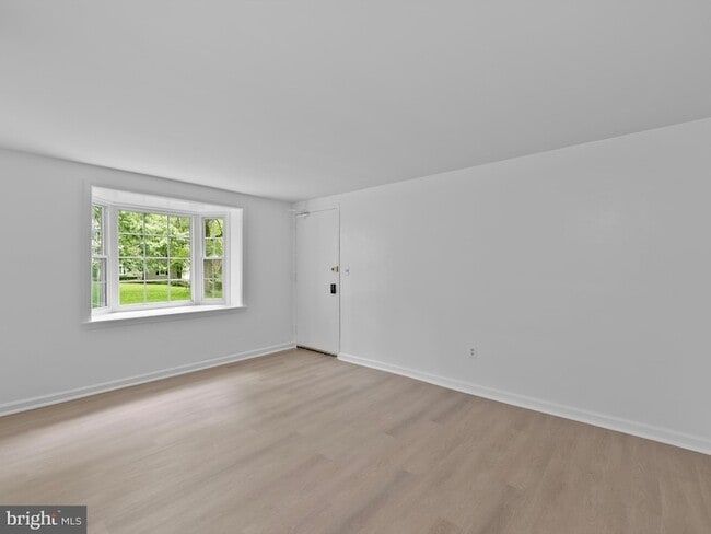Building Photo - 708 S Arlington Mill Dr