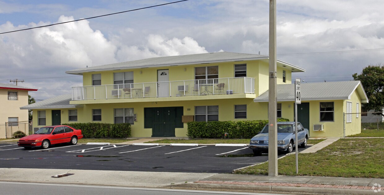 Primary Photo - 1110 Blue Heron Blvd