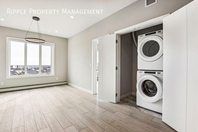 Building Photo - INCREDIBLE 2 BEDS/ 2 BATHS CONDO WITH PETS ALLOWED!