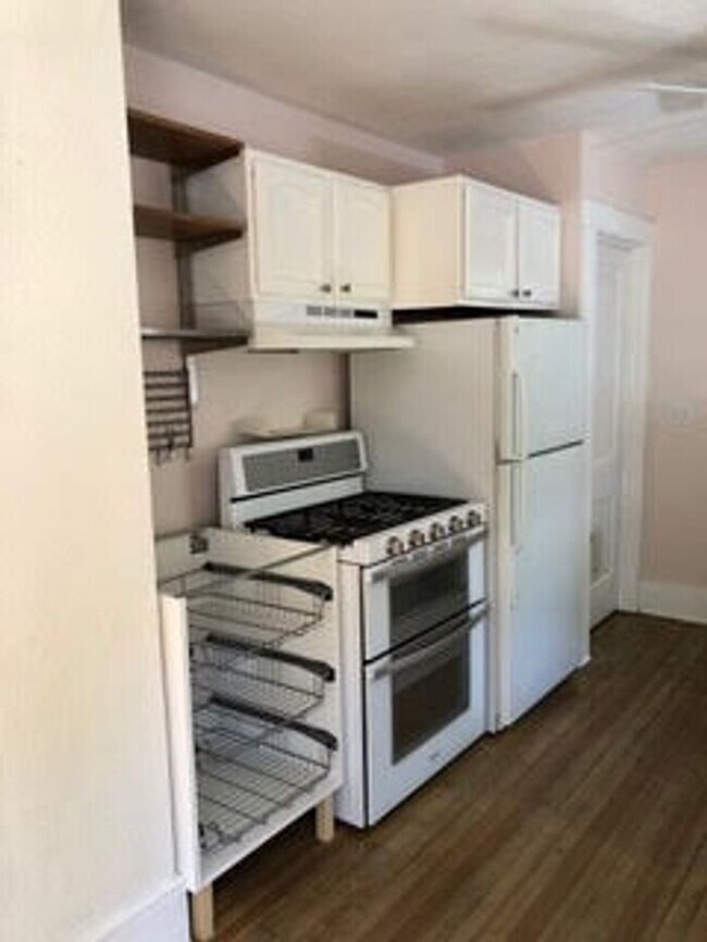 Foto del edificio - Charming 2 Bed, 1 Bath Bungalow in Old Tow...