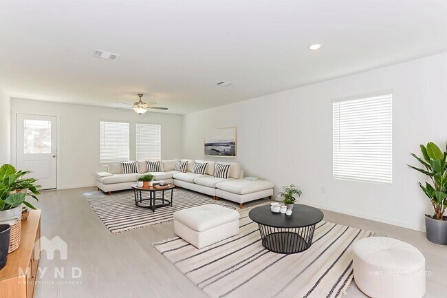 Foto del edificio - 2728 Ctr Crk Ln