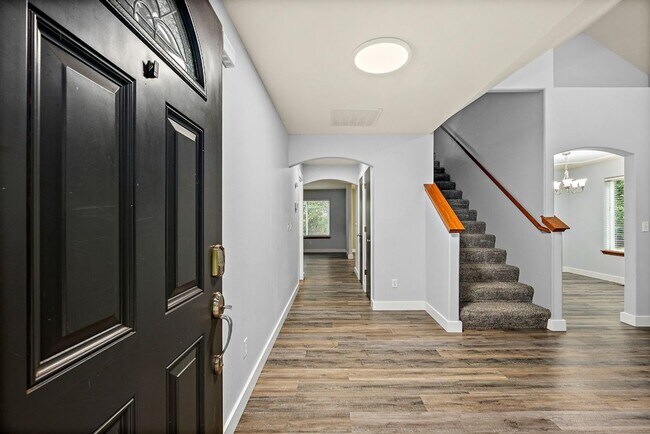 Building Photo - Spacious 3-Bed Home w/ AC, RV Parking & Hu...
