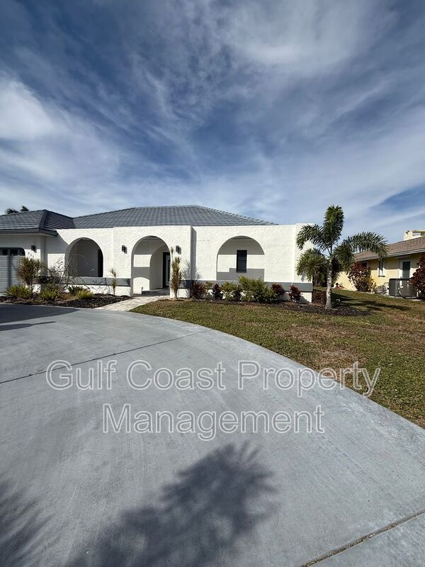 Foto del edificio - 711 SE 33rd Terrace