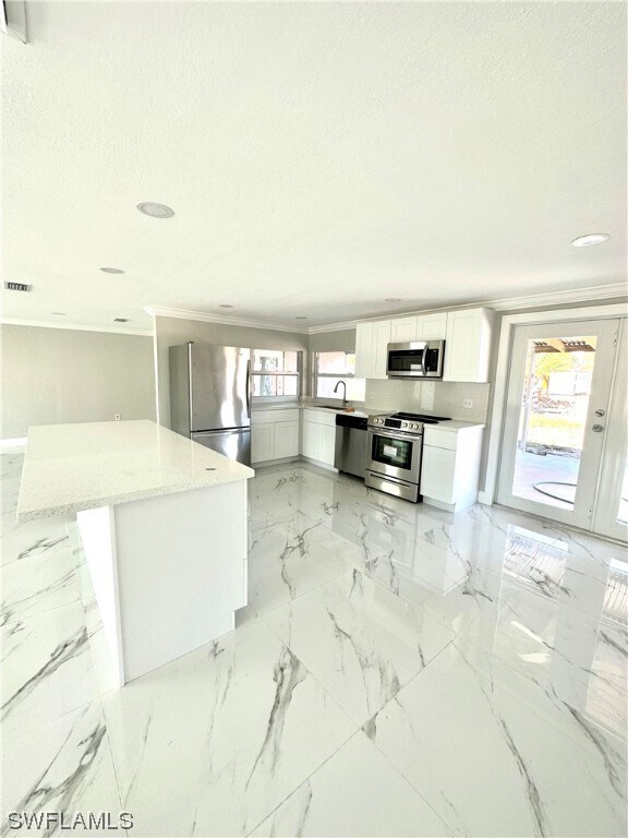 Building Photo - 1015 Wilshire Dr