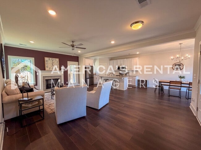 Foto del edificio - Spacious 4-Bedroom Corner Lot Home in Melrose Landing!!