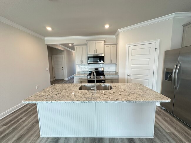 Building Photo - 146 Millet Ave