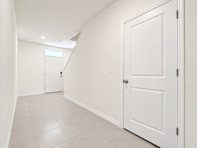 Building Photo - Family-Friendly lifestyle living in this 5Bedroom/3Bath spacious Odessa home!
