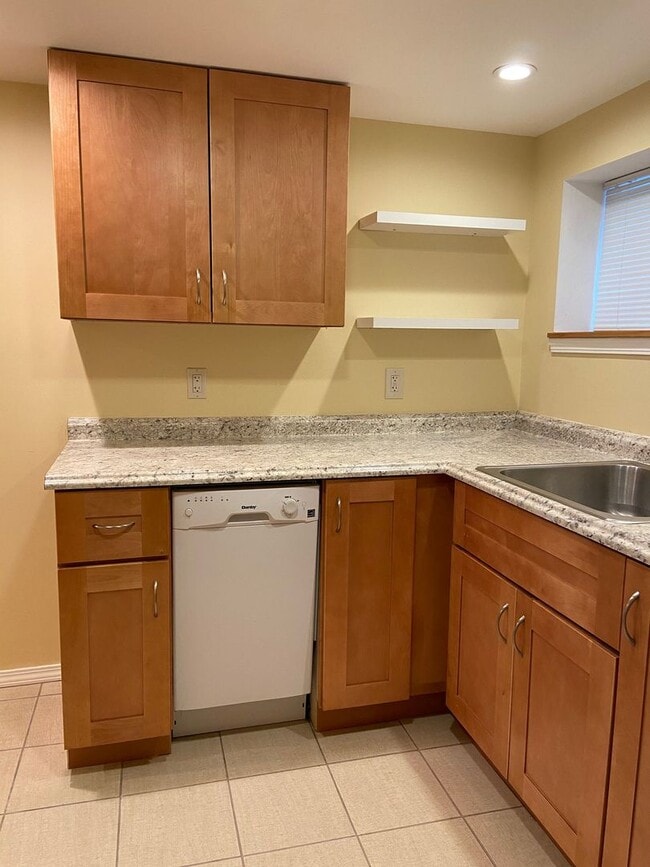 Building Photo - Giannakis Duplex
