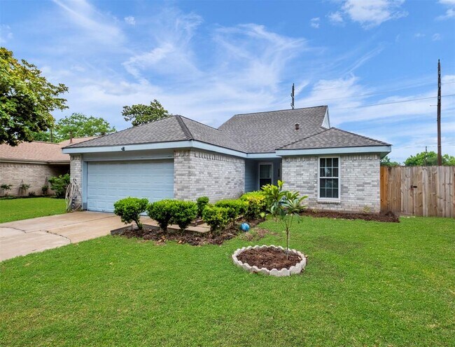Foto del edificio - 2029 Highland Hills Dr