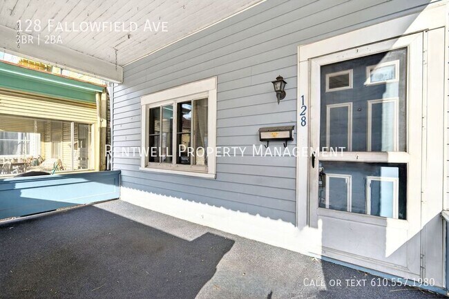 Foto del edificio - 128 Fallowfield Ave