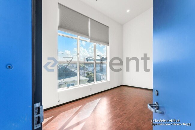 Foto del edificio - 3405 Helen St