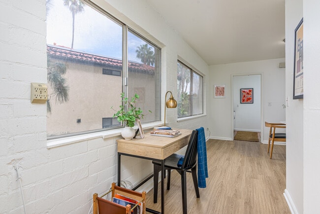 Building Photo - 2260 N Cahuenga Blvd
