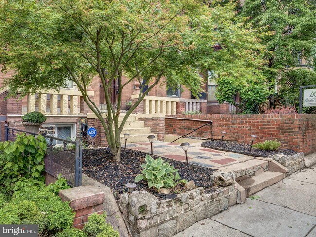 Foto del edificio - 2324 1st St NW