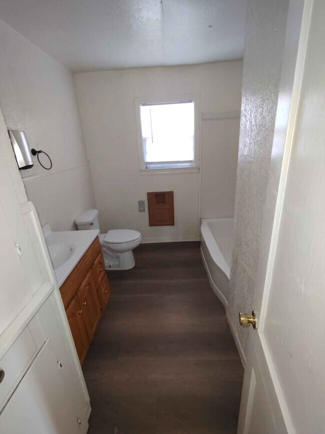 Foto del edificio - 207 E Chestnut Ave