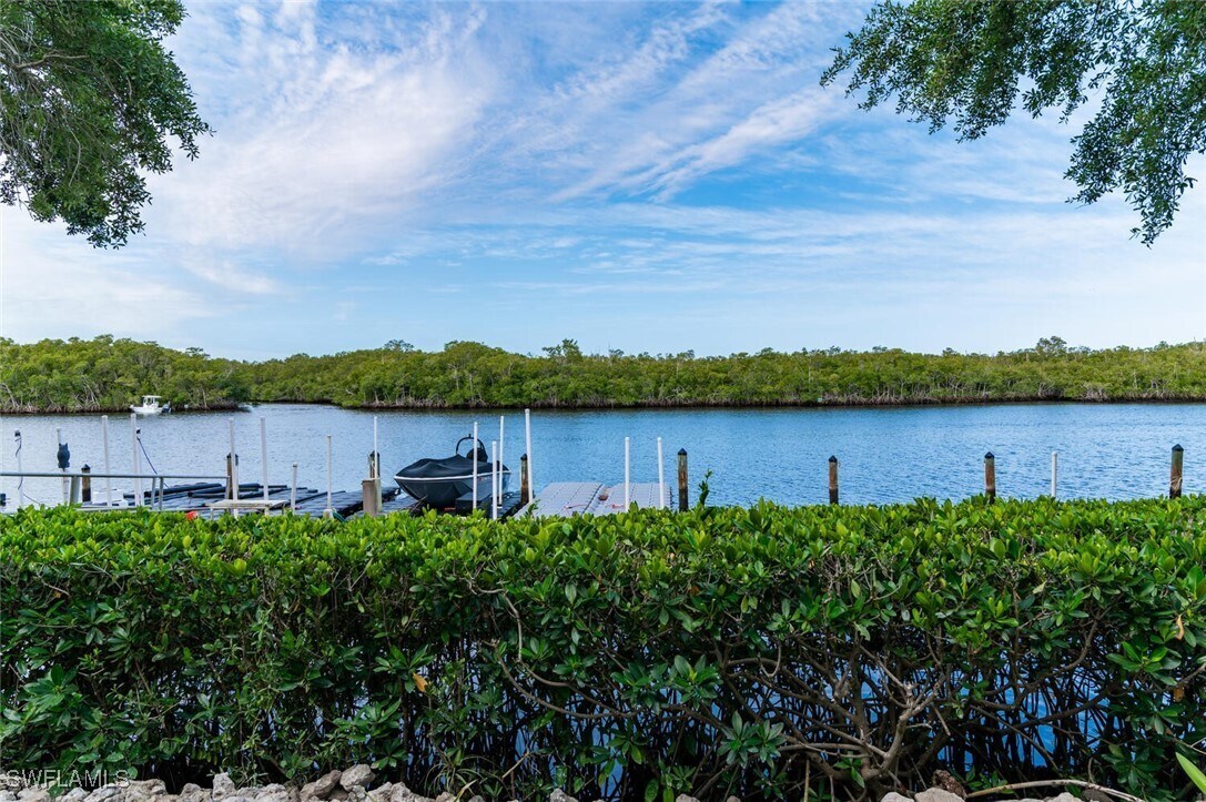 Foto principal - 242 Newport Dr