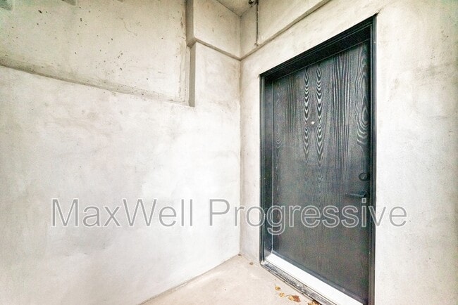 Building Photo - 15724-15103 103 Ave NW