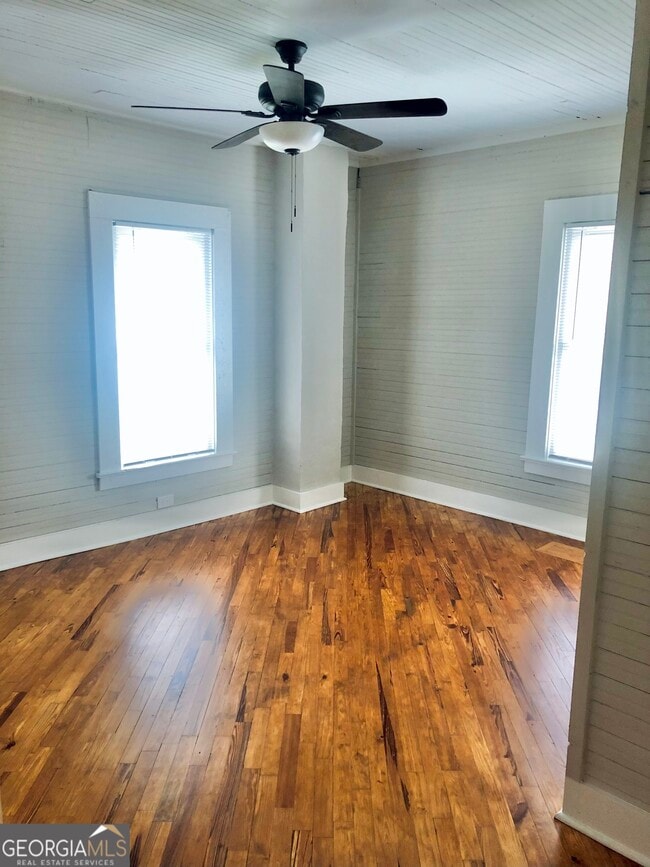 Foto del edificio - 702 Radford St