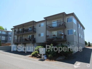 Building Photo - 325 5th Ave S