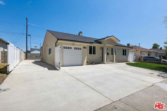 Foto del edificio - 7444 Ostrom Ave