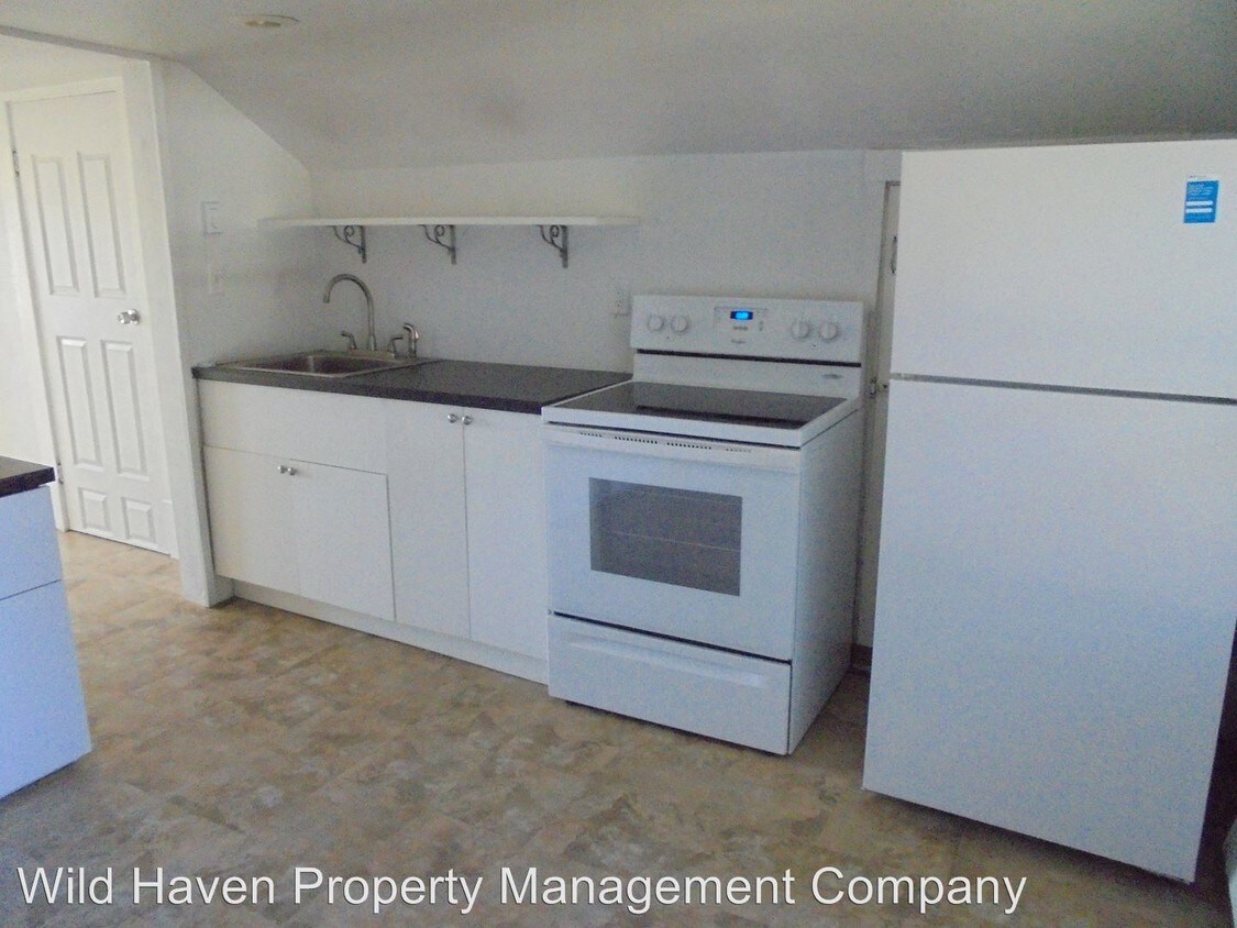 Primary Photo - 1385 Hines St SE