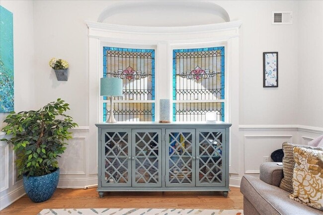 Building Photo - 41 Bentley Ave