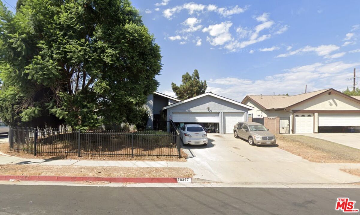 Foto principal - 20477 Mayall St