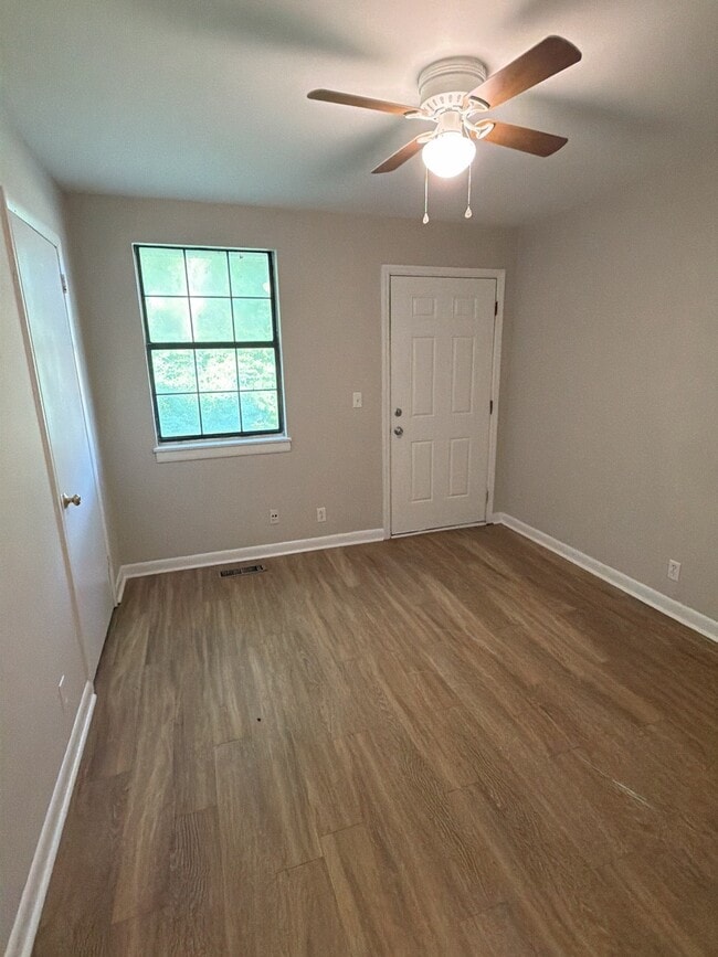 Building Photo - 3351 White Pine Dr