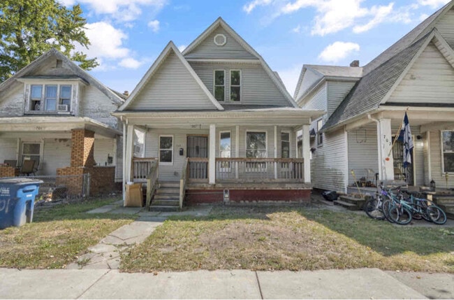 Building Photo - 705 Forsythe St