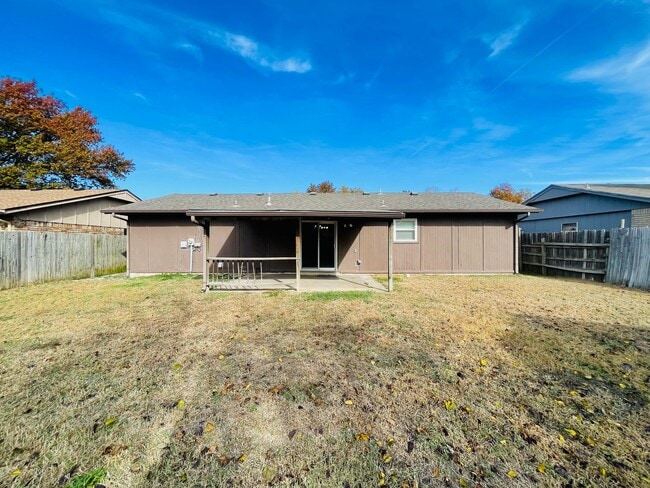 Building Photo - Current remolded home in Union School District