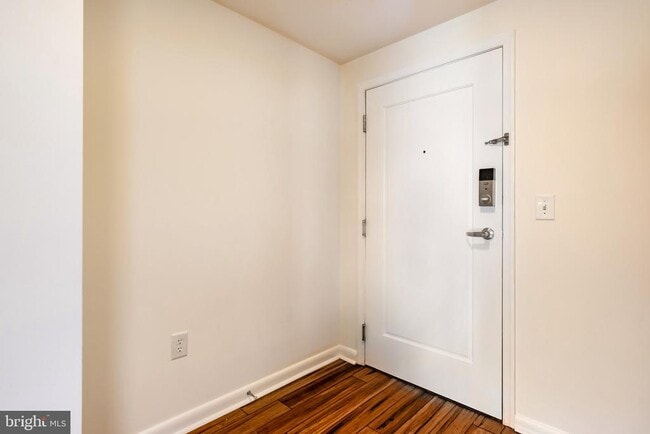 Building Photo - 355 I St SW