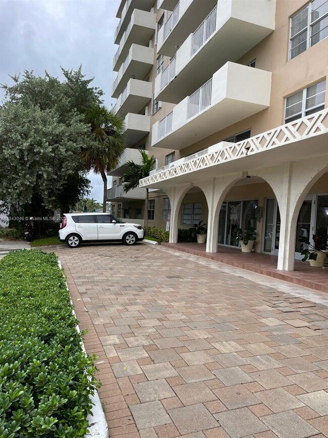Foto del edificio - 1455 N Treasure Dr