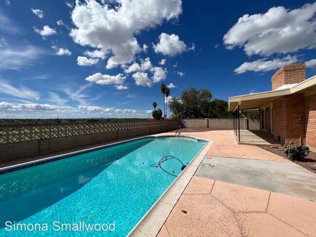 Building Photo - 4 br, 2 bath House - 2340 S Camino Seco