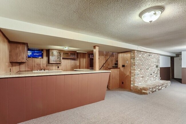Building Photo - 5762 W Broadway Ave, Crystal, MN, 55428