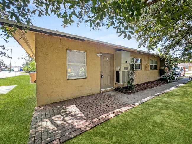 Budget-Friendly. Bold Personality. Big Coz... - Budget-Friendly. Bold Personality. Big Coz... Apartment