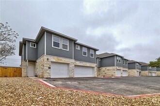 Building Photo - 906 Quartz Ct