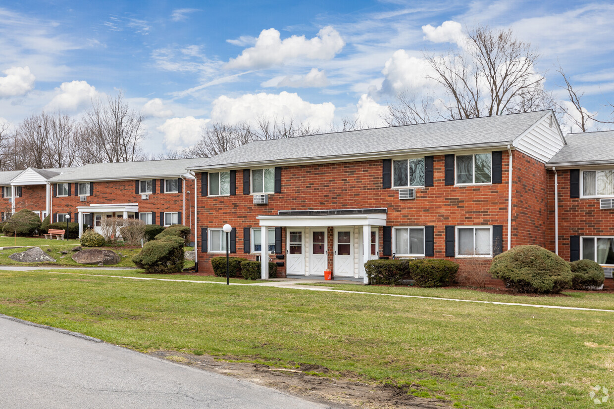 Building Photo - Cornwall Manor