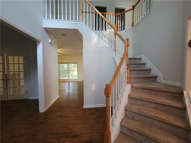 Building Photo - 1453 Grovehurst Dr