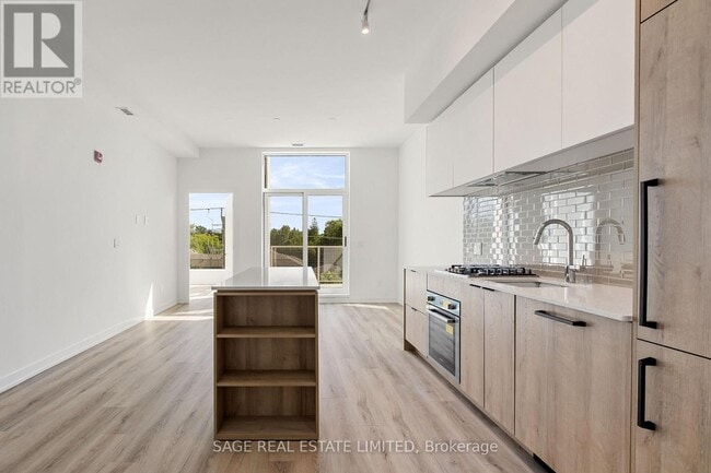 Photo du bâtiment - 722-722 Marlee Ave