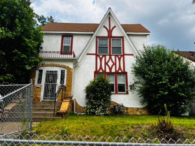 Building Photo - 1826 N Penn Ave