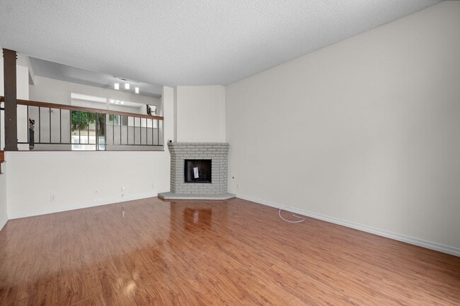 Building Photo - 7100 Balboa Blvd