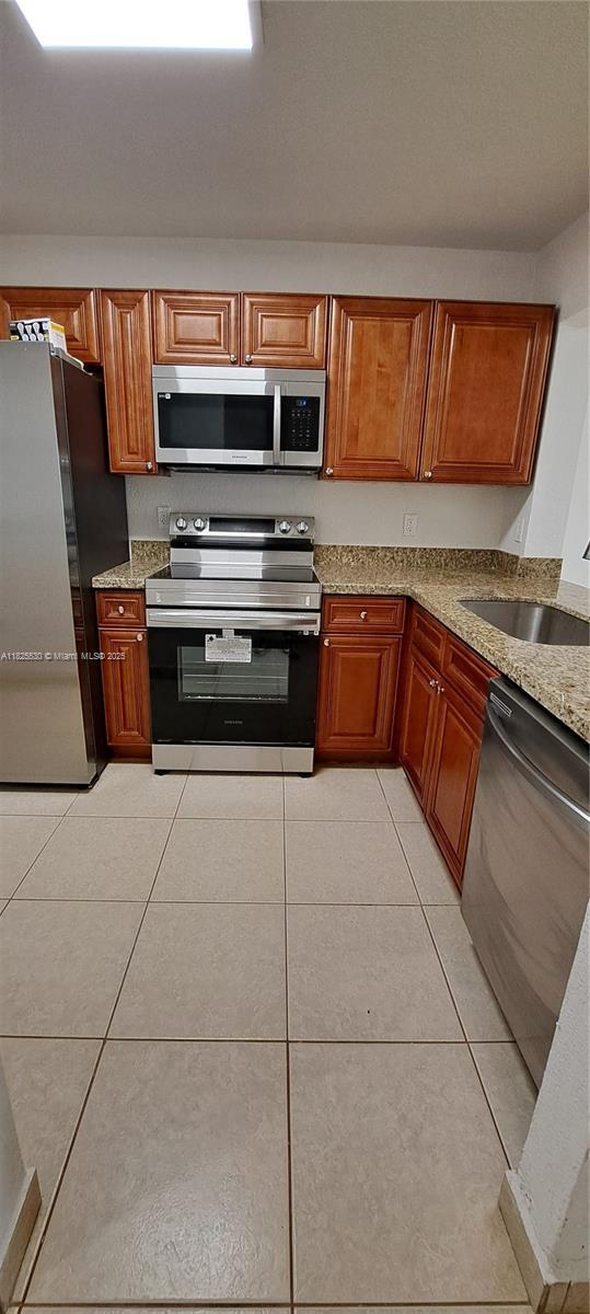 Foto del edificio - 842 NE 209th St