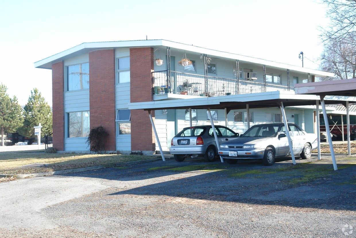Building Photo - Oasis Apartments