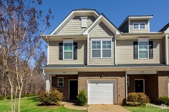 Building Photo - 2066 Aragon Lane
