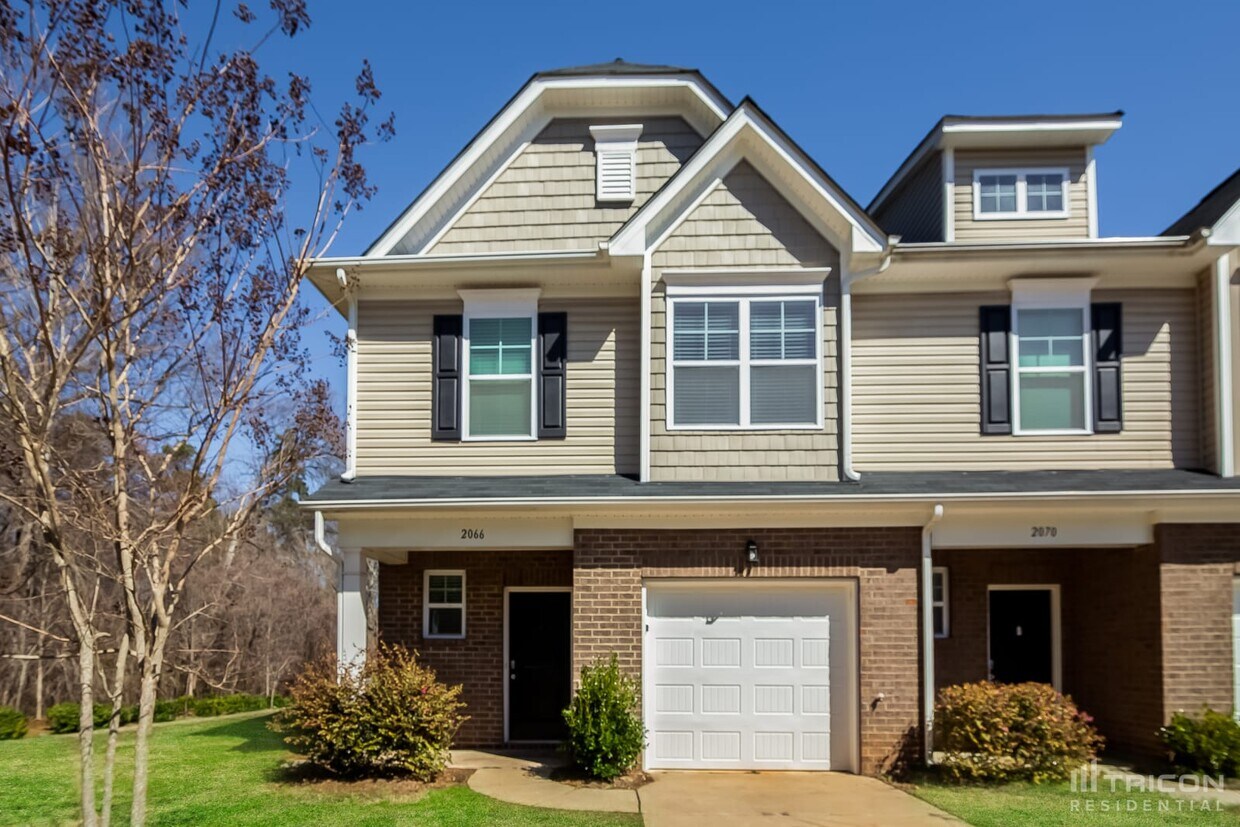 Foto principal - 2066 Aragon Lane