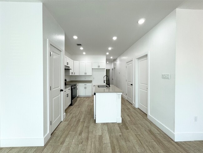 Foto del edificio - 5121 Southwind St