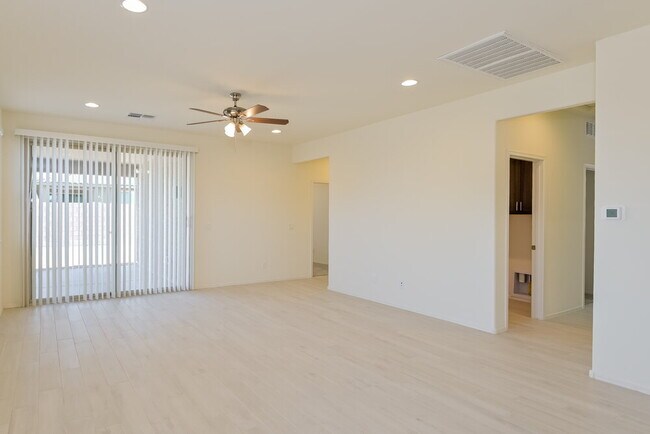 Building Photo - 12174 W Charismatic Dr