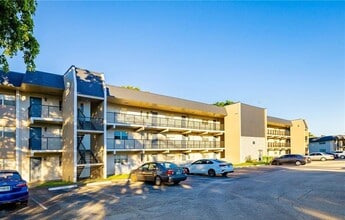 Building Photo - 7911 N Colony Cir