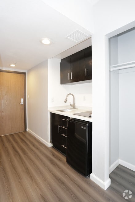 Building Photo - Commodore Regency Apartments
