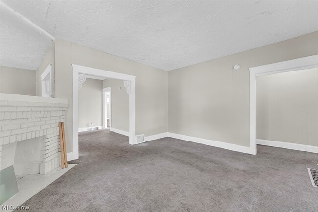 Foto del edificio - 12322 Fairport Ave