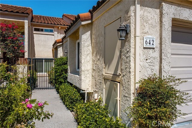 Foto del edificio - 642 Colonial Cir